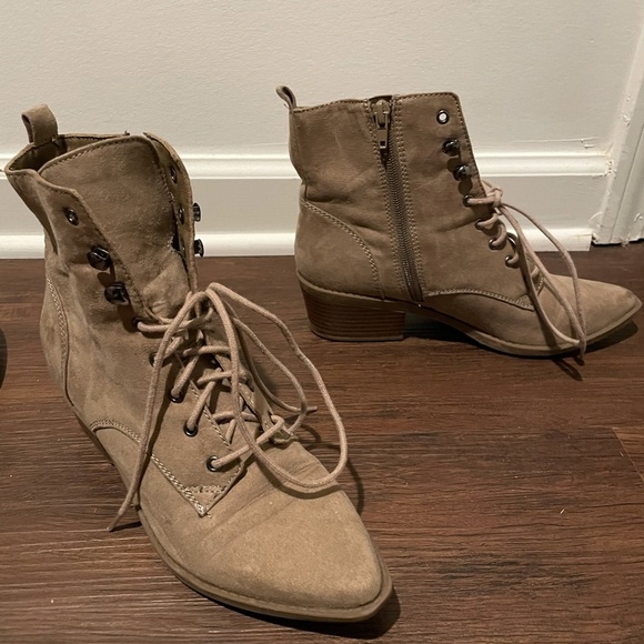 Women’s Tan Boots-Sz 7M - Picture 5 of 7
